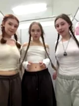 FroggyAnna - stripchat